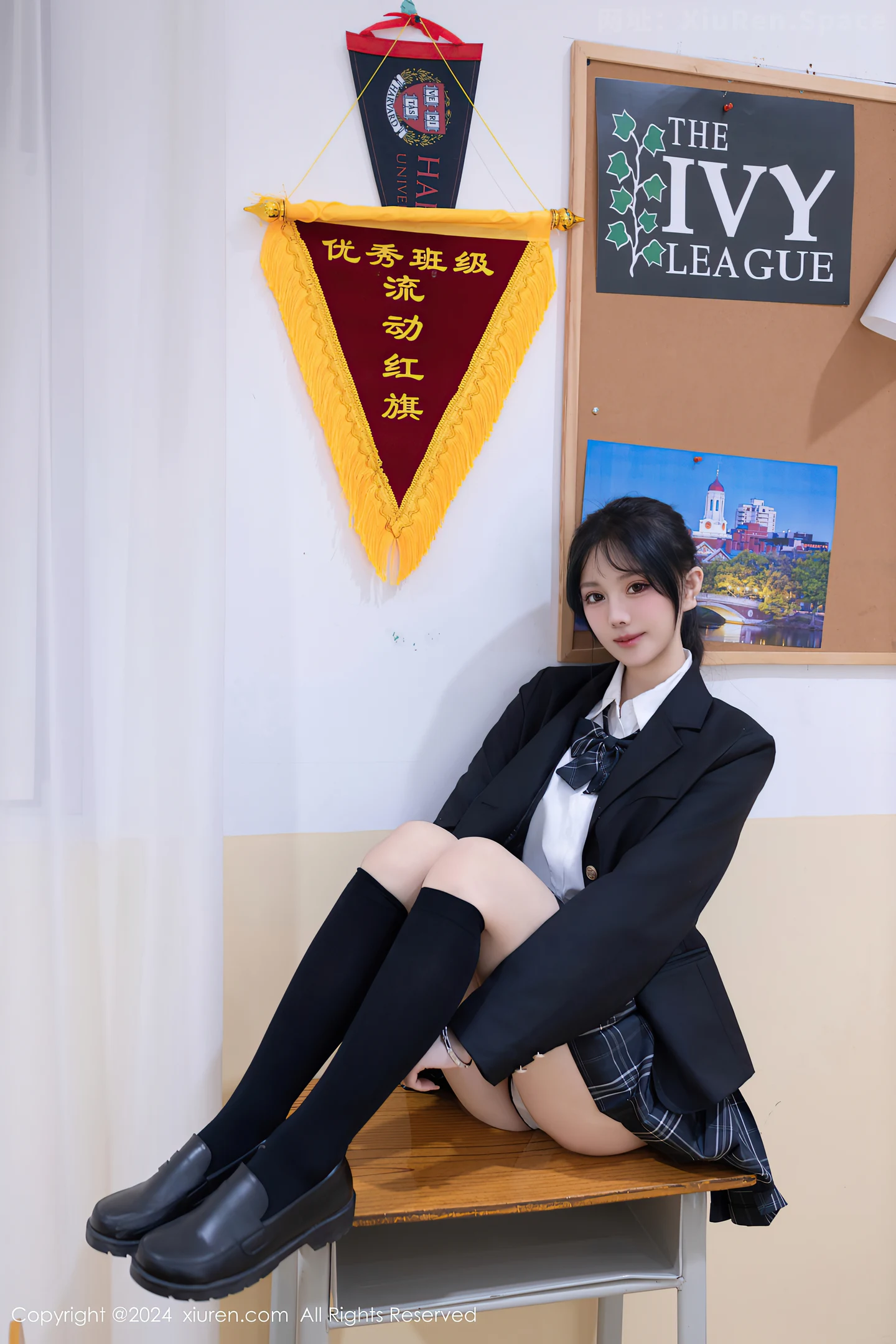 图片[2]-[XiuRen秀人网]VOL.8058 模特幼幼调教主题性感学生制服配黑丝袜秀完美身材迷人诱惑写真80P-秀人网官方网站